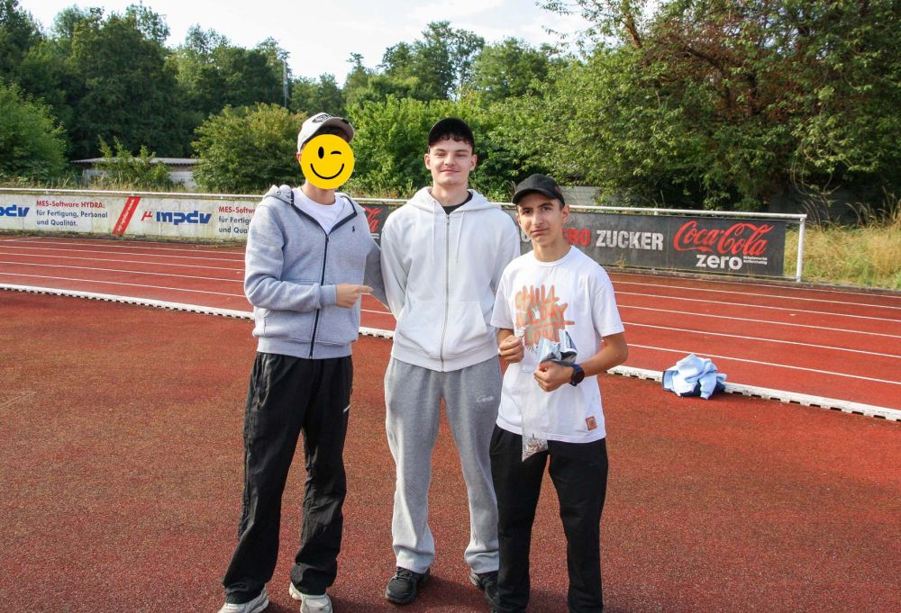 3 Jugendliche