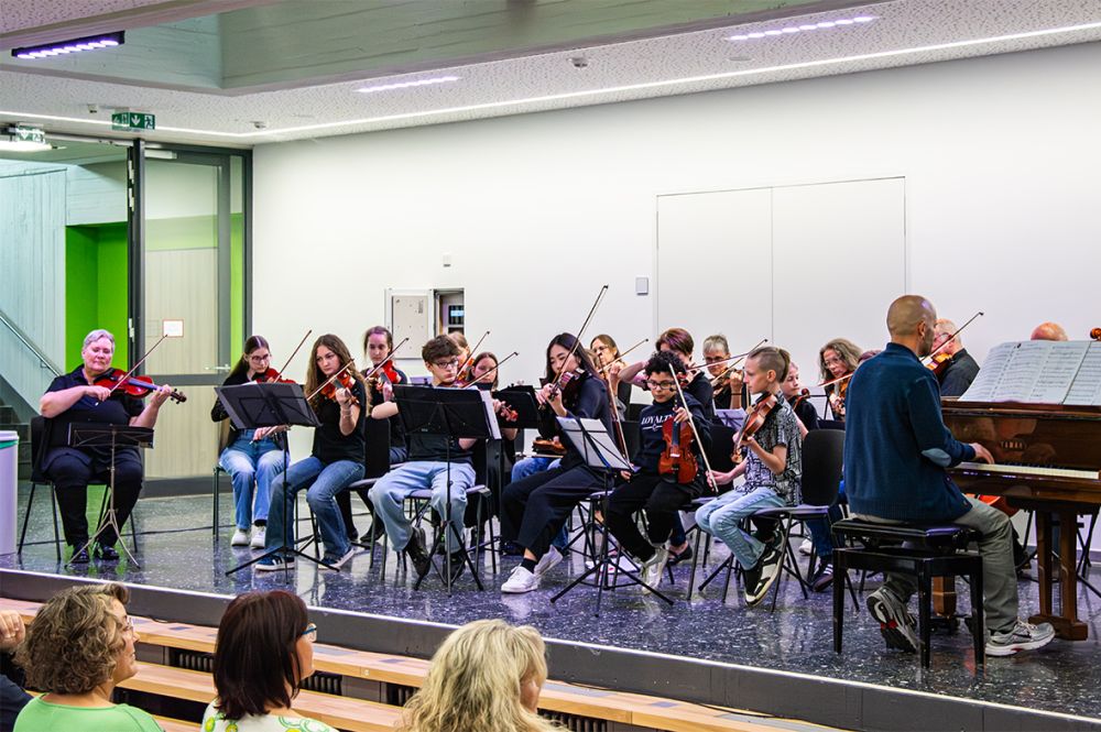 Streicher und Orchester